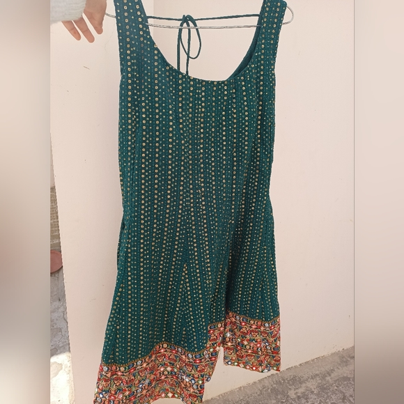 Sequined top and sharara dupatta set - Picture 9 of 11